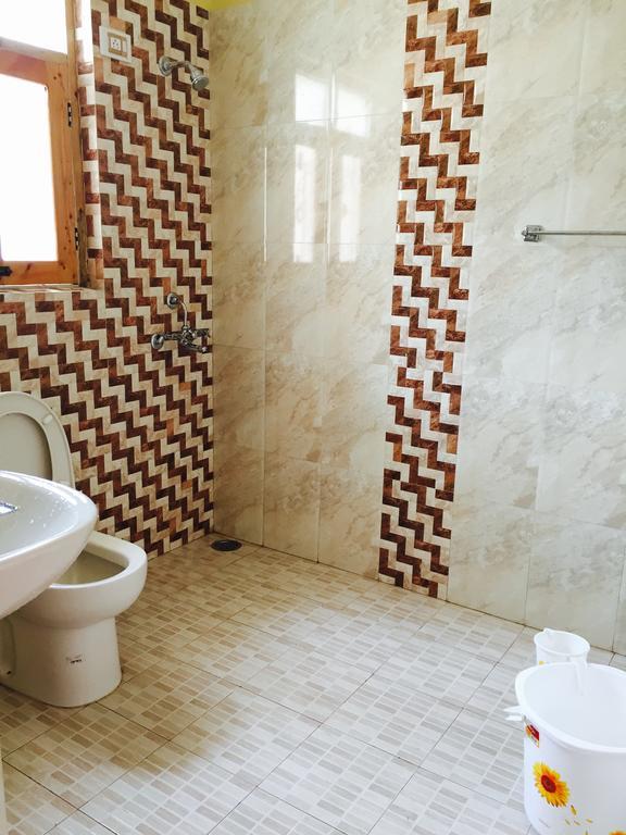 Shalimar Heights Hotel Srīnagar Zewnętrze zdjęcie