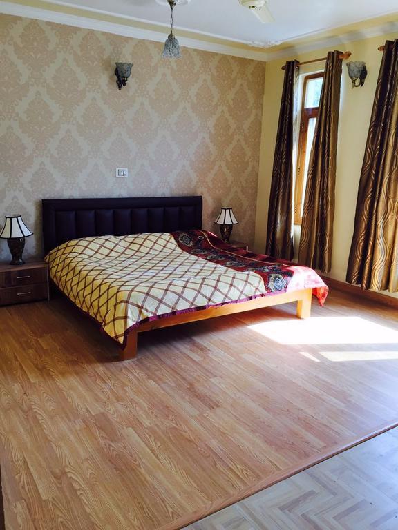 Shalimar Heights Hotel Srīnagar Zewnętrze zdjęcie
