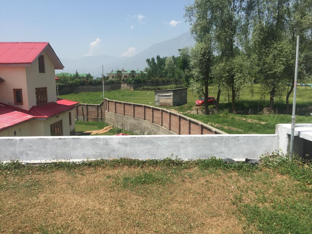 Shalimar Heights Hotel Srīnagar Zewnętrze zdjęcie