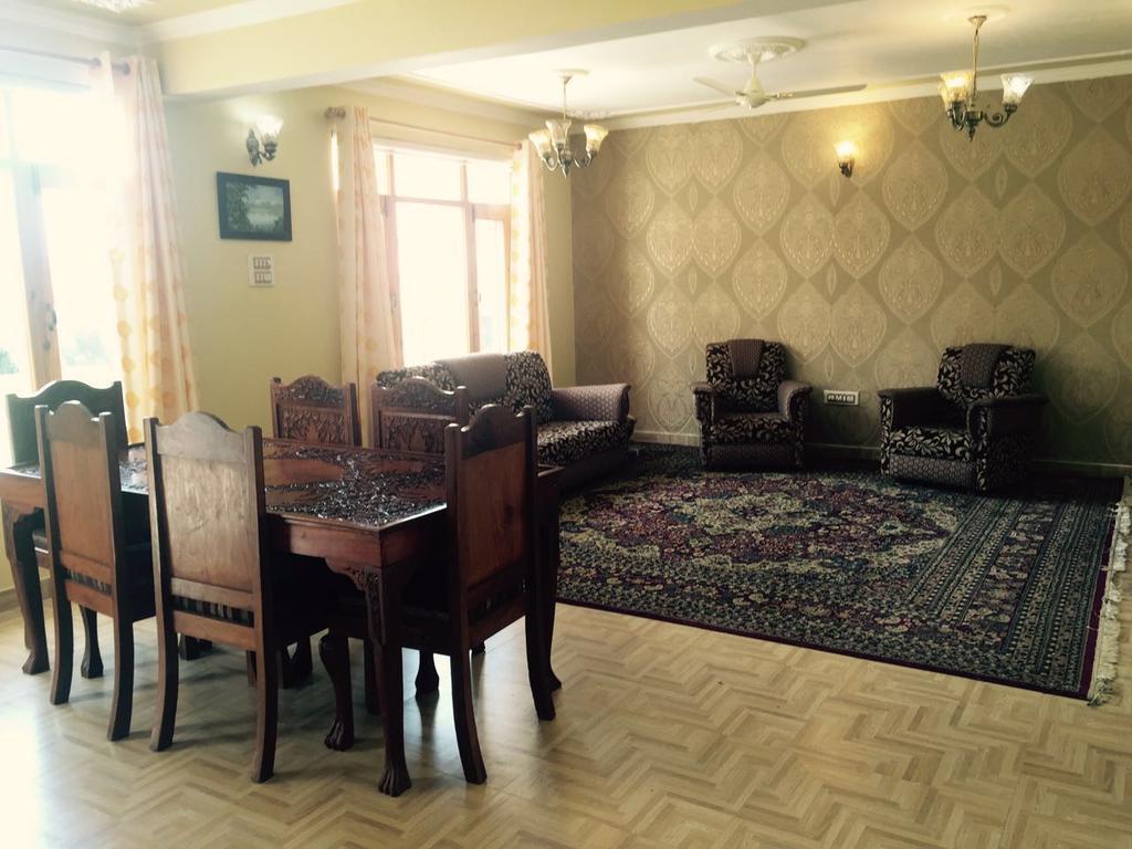 Shalimar Heights Hotel Srīnagar Zewnętrze zdjęcie
